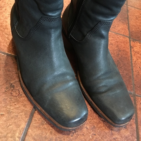 Wolky Shoes - Women's Wolky black ankle boots.